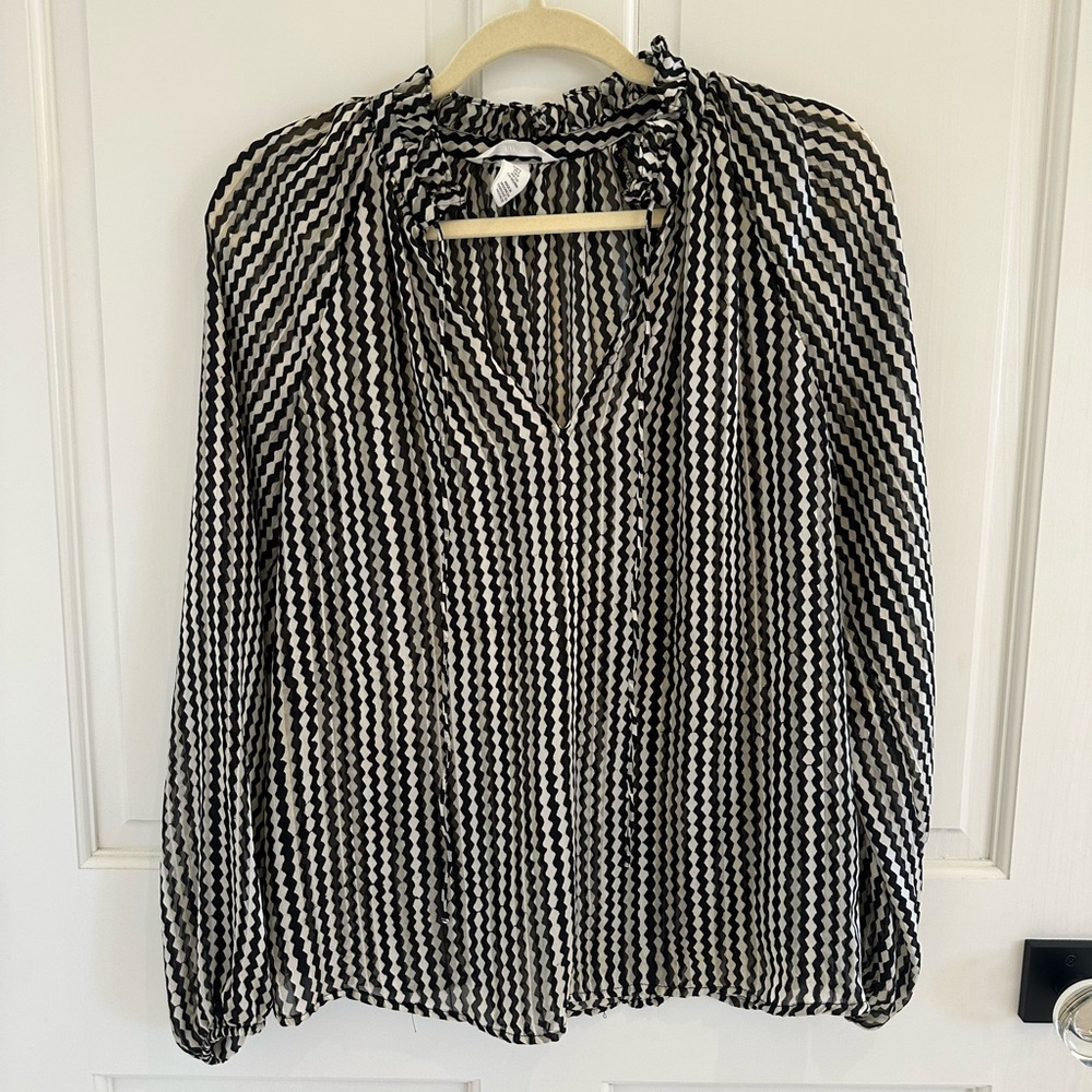 H&M black and white patterned blouse with tie in front- perfect condition size S